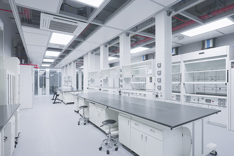 东兰实验室革新：安全与科技的现代融合